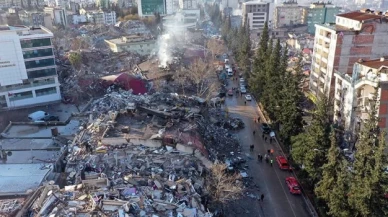 Bakan Akar’dan ’depreme ilk müdahale’ açıklaması: Mehmetçiğin geç çıkması asla söz konusu olmadığı gibi geri çağrılması kesinlikle söz konusu değil