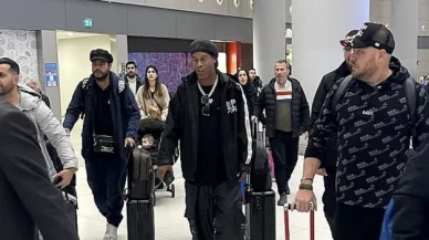 İstanbul turu süren Ronaldinho bir oturuşta 2 kilo et yedi