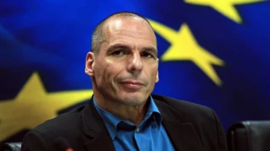 Yunanistan’ın eski Maliye Bakanı Varufakis, Atina’da saldırıya uğradı