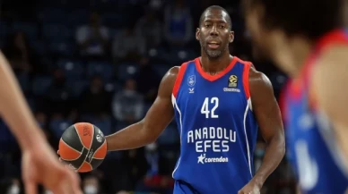 Anadolu Efes oyuncusu Bryant Dunston hastaneye kaldırıldı