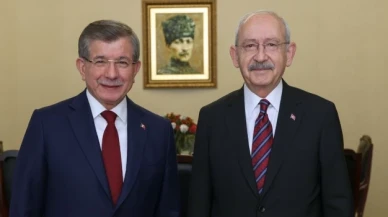 Gelecek Partisi lideri Davutoğlu, Kılıçdaroğlu’nun adaylık kampanyasına 50 bin liralık bağış yaptı