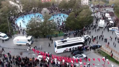 İsmail Saymaz: Türkiye’nin en büyük şehrinin belediye başkanı ve CHP’liler taşa tutuldu, polis seyretti