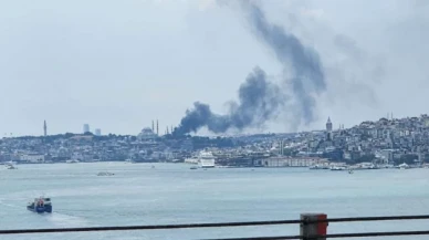 Fatih'te yangın: Dumanlar birçok noktadan görüldü