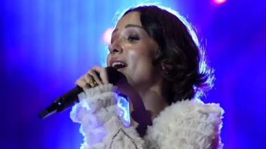 Zeynep Bastık’tan Boğaz’da muhteşem bir gece: “Elim ayağım titriyor”