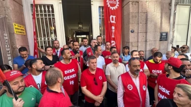 İzmir Büyükşehir Belediyesi işçilerinden iş bırakma eylemi