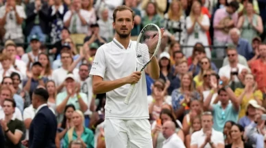 Wimbledon'da Carlos Alcaraz ve Daniil Medvedev yarı finale kaldı