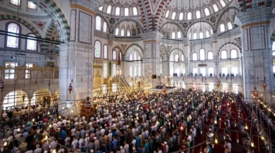 Diyanet, iş mesai saatleri ve okul ders programlarına cuma namazı düzenlemesi istiyor