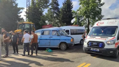 Ordu’da mevsimlik tarım işçilerini taşıyan minibüs kaza yaptı: 20 yaralı var