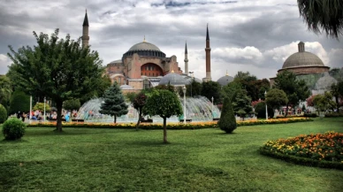 Ayasofya artık turistler için ücretli!