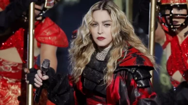 Dünyaca ünlü şarkıcı Madonna hayranları tarafından dava edildi