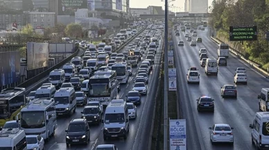 Bayram tatilinin ardından ilk iş gününde trafik yoğunluğu oluştu