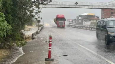 İstanbul'da kuvvetli yağış sürücülere zor anlar yaşattı