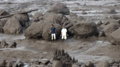 Endonezya'da toprak kayması: 28 kişi hayatını kaybetti