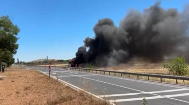 Seçimlerin yenilendiği Hilvan'a giden polisleri taşıyan midibüs alev aldı