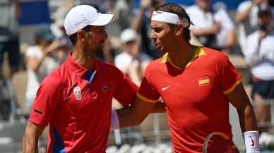 Djokovic, Nadal'ı set vermeden geçti