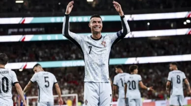 Cristiano Ronaldo futbol tarihine geçti: 900 gol barajını aşan ilk futbolcu oldu