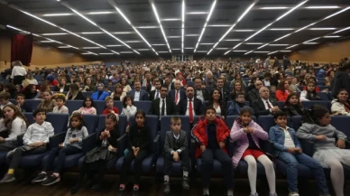 Atatürk’ün çocukluğunu anlatan ”Mustafa” filminin galasında protokol çocuklara aitti