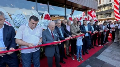 Burger King açılışında yer alan AK Partili Belediye Başkanı Mete'nin şaşkınlık yaratacak sözleri: Yemek yeseydim İsrail’e destek vermiş olurdum, sadece kurdele kestim