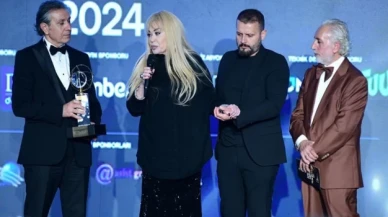 Zerrin Özer, ödül töreninde sağlık sorununu paylaştı: “Beyin damarlarımda daralma var”