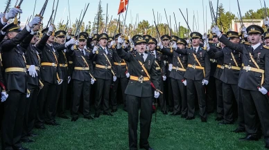 CHP'den soruşturma açılan teğmenlere destek: "Rahatsız olunan yemin değil, 'Mustafa Kemal'in askerleriyiz' ifadesi"