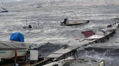 Kocaeli’de sağanak ve fırtına tekneleri batırdı