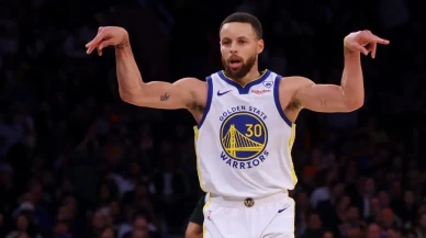 Curry, NBA tarihinde 4 bin "üçlük" sayısına ulaşan ilk oyuncu oldu