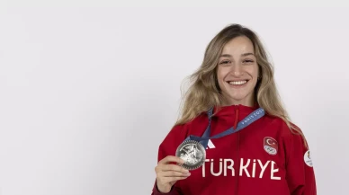 Buse Naz Çakıroğlu, Dünya Boks Şampiyonası'nda gümüş madalya kazandı