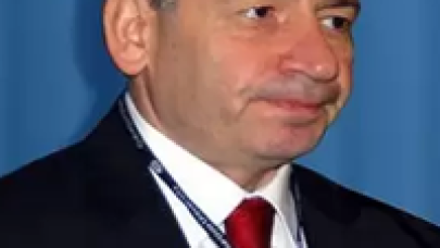 İzzet Özgenç