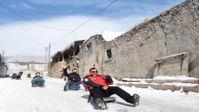 Erzurum'da soğuklar çocukların eğlencesine engel olmuyor