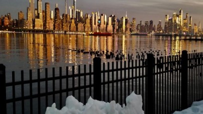 New York'ta kar ve gün batımı