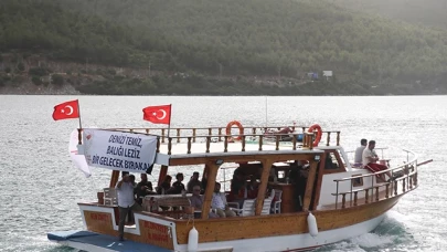 Bodrum'da deniz dibi ve kıyı temizliğinde yaklaşık 15 ton atık toplandı