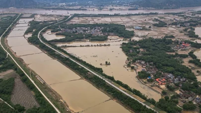 Çin'de yaşanan sele dönüşen şiddetli yağış Guangdong eyaletini vurdu