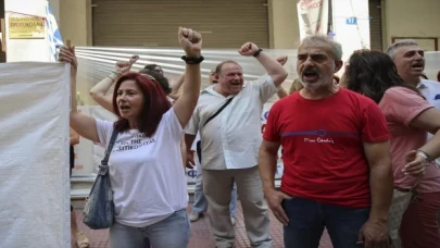 Yunanistan’da sağlık çalışanları grev yaptı