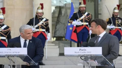 Fransa Cumhurbaşkanı Macron ve İsrail Başbakanı Lapid, Paris’te görüştü