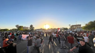 Irak’ta Sadr yanlıları, İran destekli başbakan adayını protesto etti