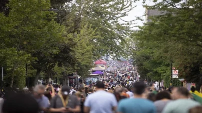 İngiltere’de iki yıl aradan sonra ”Notting Hill Karnavalı” düzenlendi