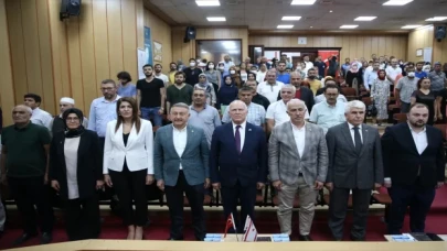 KKTC Cumhuriyet Meclisi Başkanı Töre, Mersin’de ”Büyük Fotoğraf” konferansında konuştu: