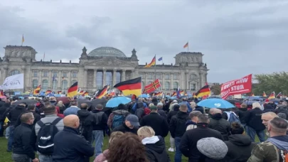 Almanya’da AfD Partisi hükümetin enerji politikasını protesto etti