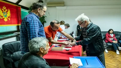 Slovenya ve Karadağ’da halk sandık başında