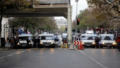 Paris’te maaş artışı talepli gösteri