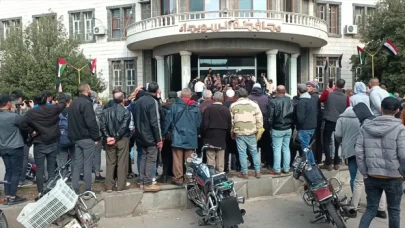 Esed rejimi güçleri,  hayat pahalılığını protesto eden halka ateş açtı