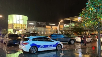 Sarıyer’de alışveriş merkezinin otoparkındaki araçta çıkan yangın söndürüldü