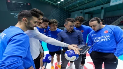 A Milli Erkek Hentbol Takım oyuncuları, AA’nın ”Yılın Kareleri” oylamasına katıldı