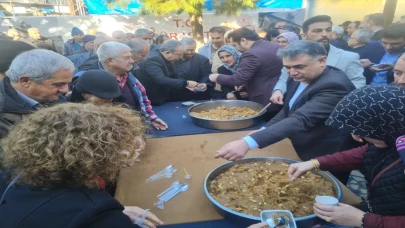 Osmaniye’de, Ferdi Tayfur için helva dağıtıldı