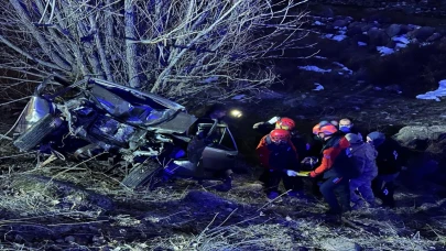 Tunceli’de devrilen otomobilde sıkışan sürücüyü AFAD ve jandarma kurtardı