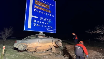 Adıyaman’da direğe çarpan otomobilin sürücüsü hayatını kaybetti 