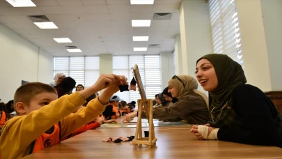 Bilecik’te üniversiteli gençler tasarladıkları eğitsel materyalleri anaokulu öğrencileriyle buluşturdu