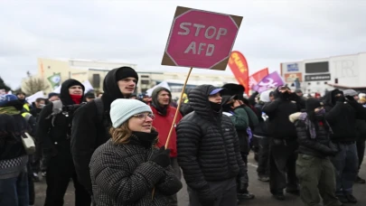 Almanya’da AfD’nin düzenlediği kongreye karşı geniş katılımlı protesto