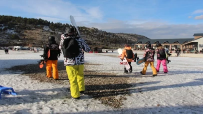 Davraz Kayak Merkezi iki haftada 100 bin kişiyi ağırladı