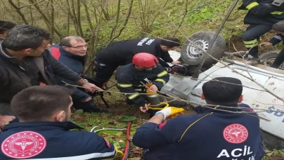 Ordu’da uçuruma devrilen kamyonetteki 3 kişi yaralandı